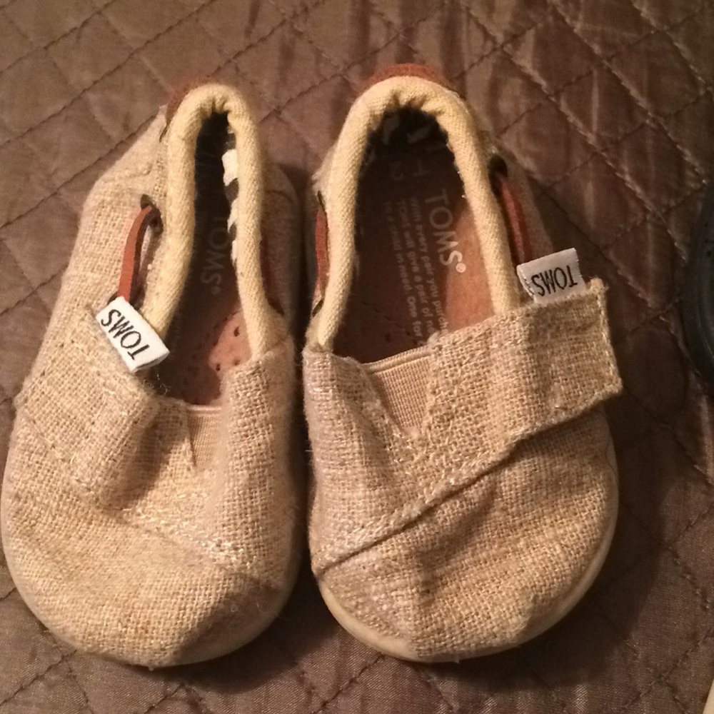 Infant shoes (sold) - Picture 2 of 4